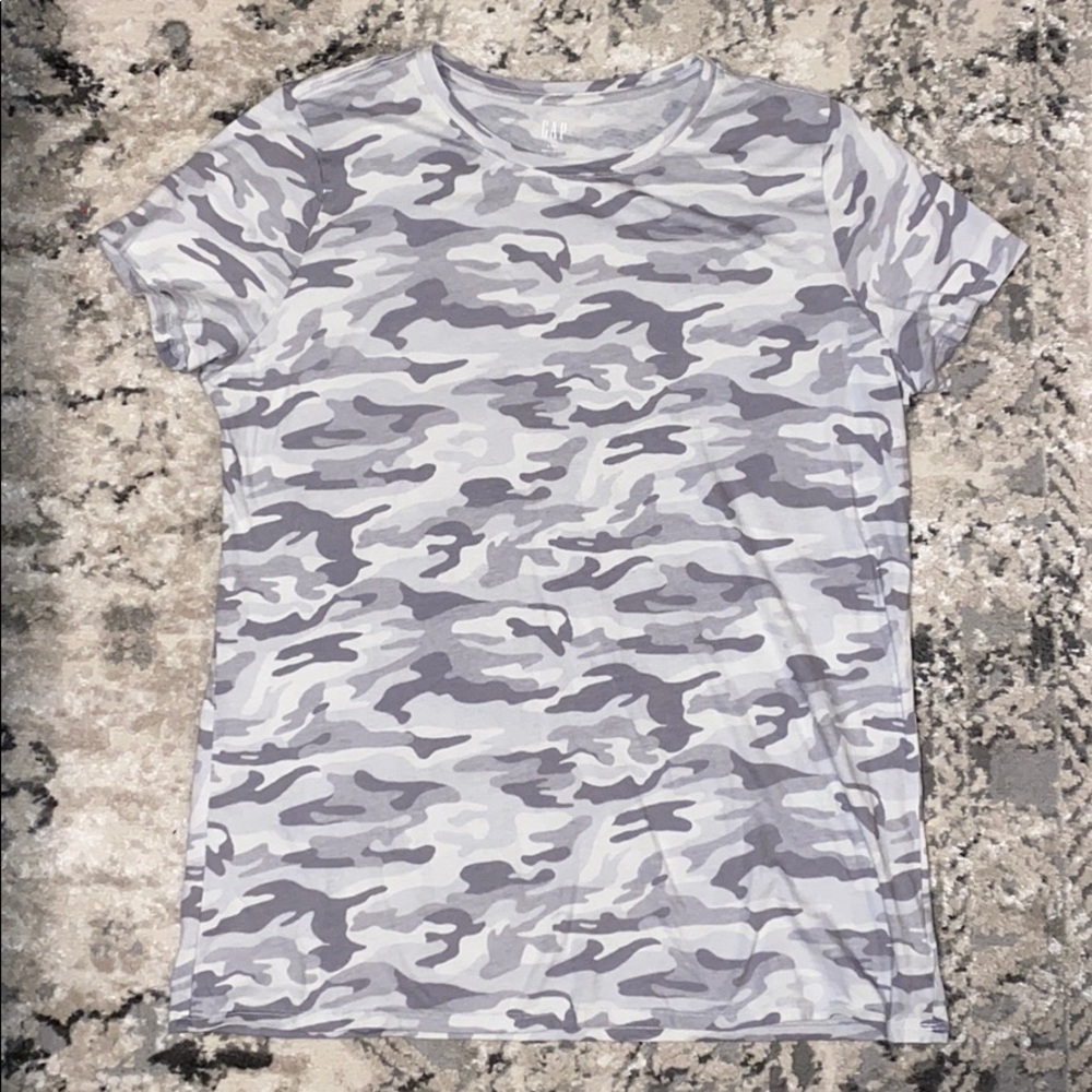 gap camo tee